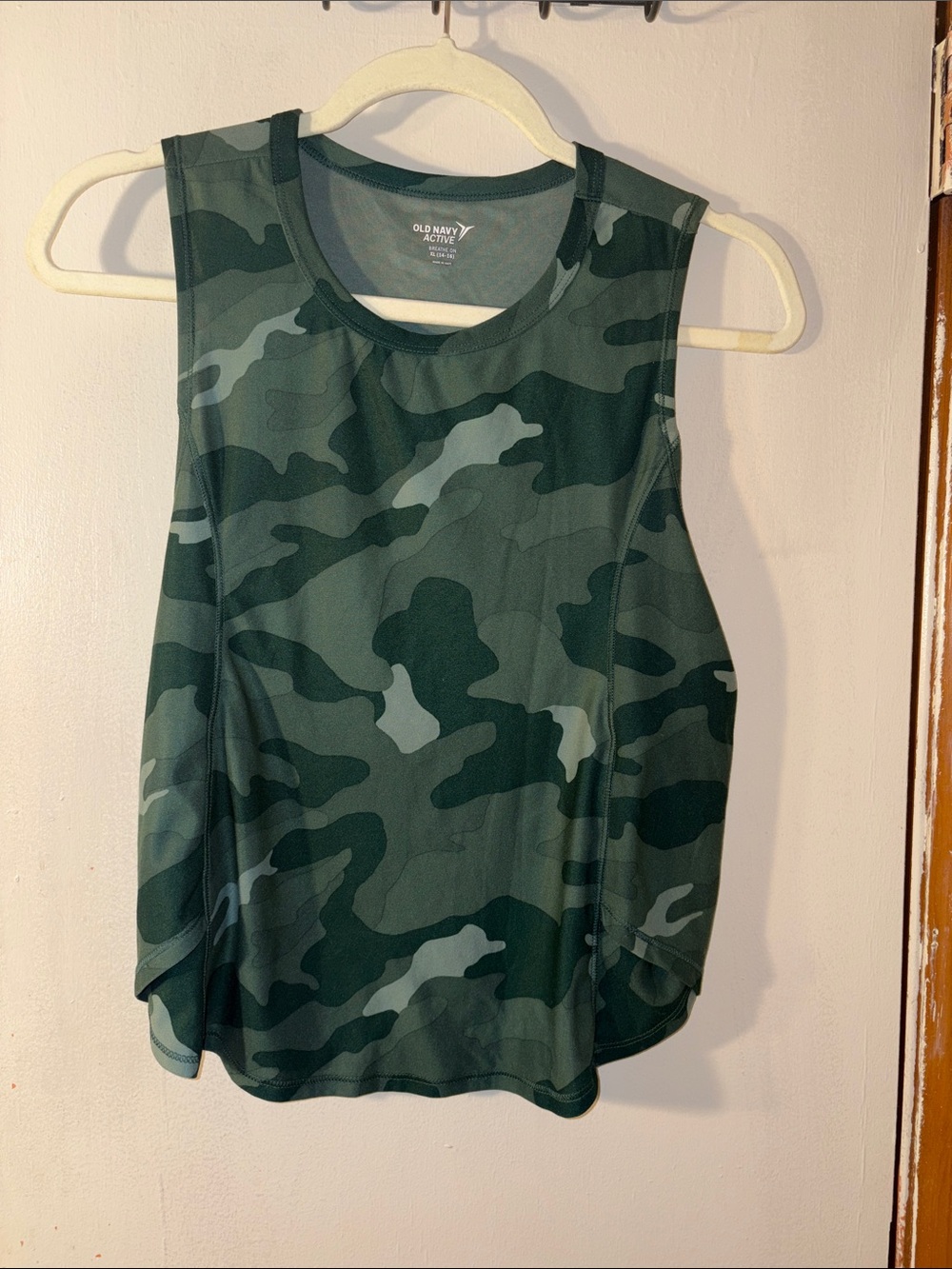 *4 items for $25* Old Navy Camo Print Sleeveless Active Tank Top - Green